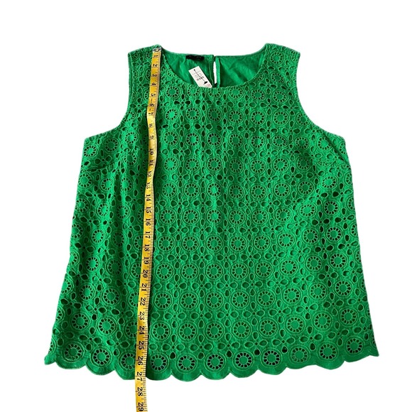 NWT Talbots Women Green Eyelet Scalloped Hem Sleeveless Top Size 16 - Picture 2 of 6